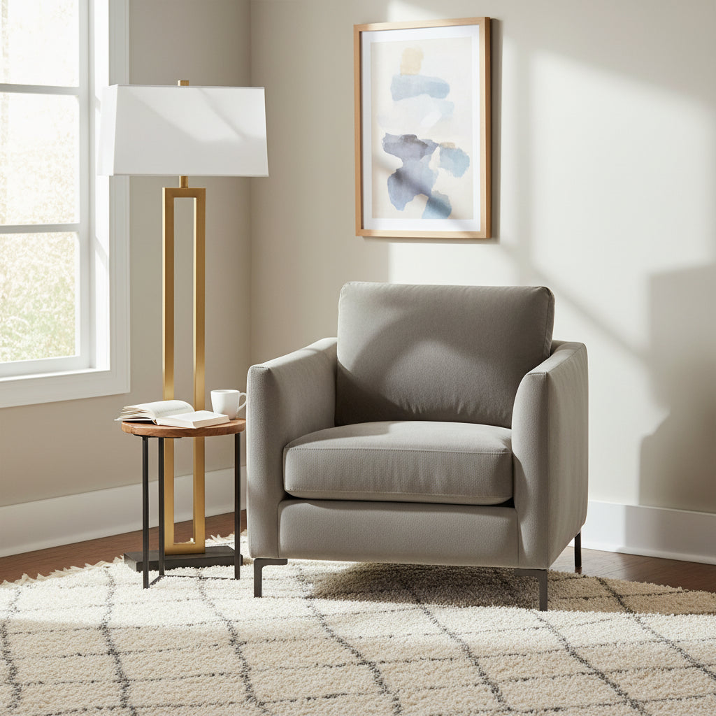 Wohnzimmer Stehlampe mit weißem Lampenschirm